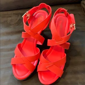 Candie’s summer wedges